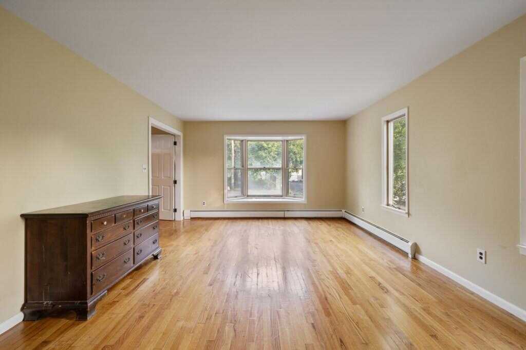 12 Gillis Avenue, Nyack, NY 10960 - Photo 7 of 37