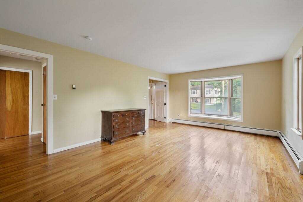 12 Gillis Avenue, Nyack, NY 10960 - Photo 8 of 37