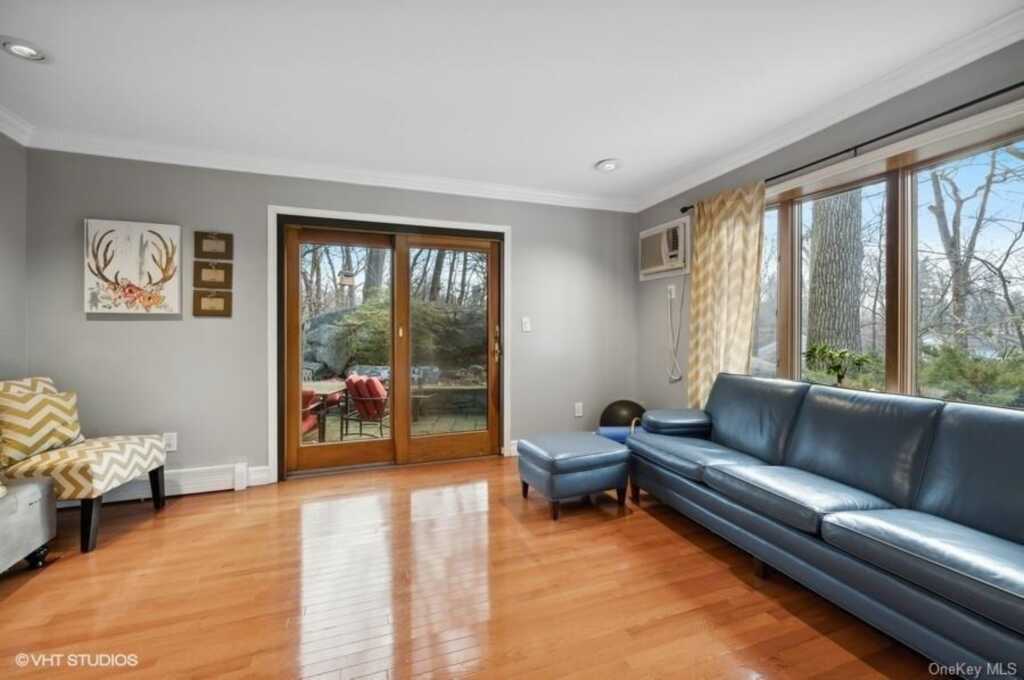14 Rolling Way, New Rochelle, NY 10804 - Photo 15 of 27