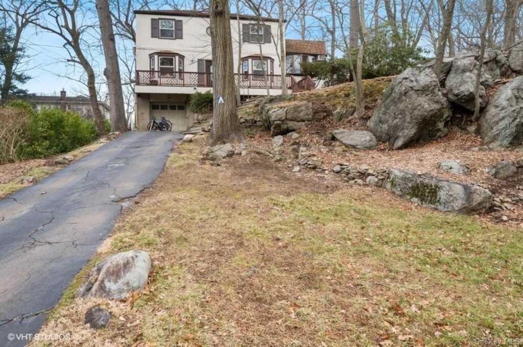 14 Rolling Way, New Rochelle, NY 10804 - Photo 3 of 27