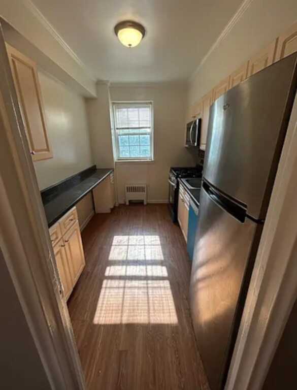 230 Pelham Road, Unit #3D, New Rochelle, NY 10805 - Photo 3 of 30