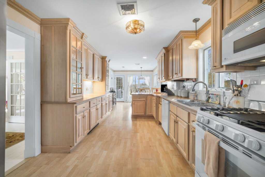 74 Lake Road, Valley Cottage, NY 10989 - Photo 4 of 26