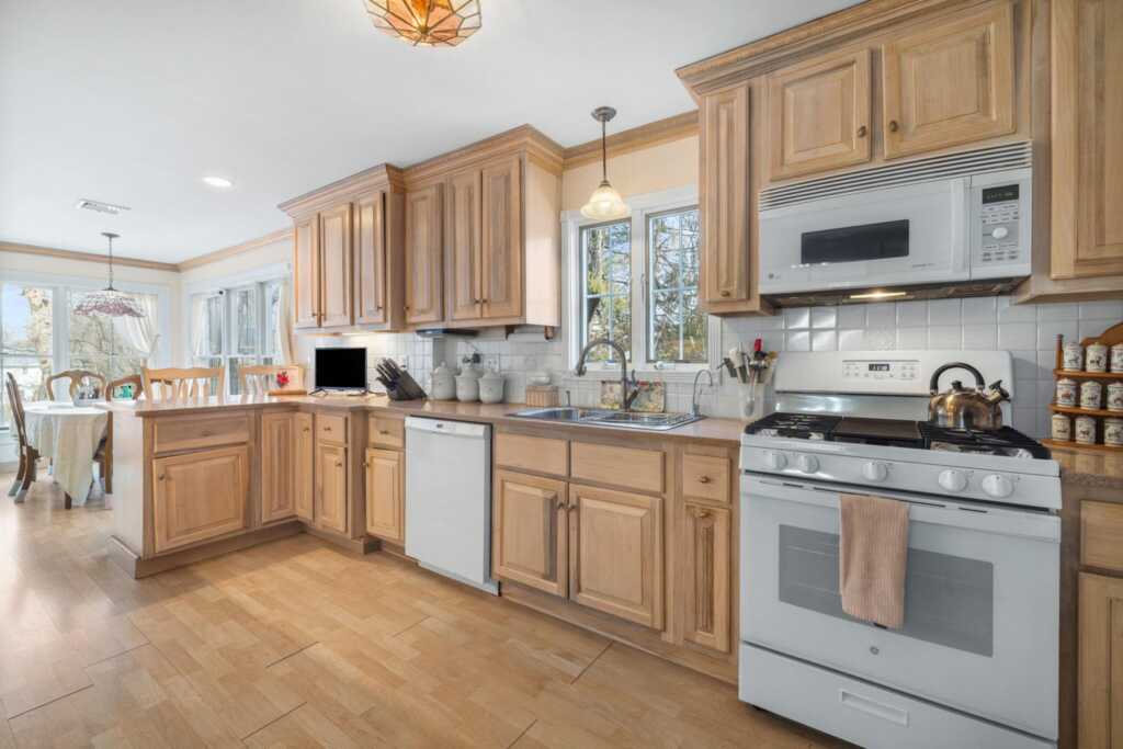 74 Lake Road, Valley Cottage, NY 10989 - Photo 5 of 26