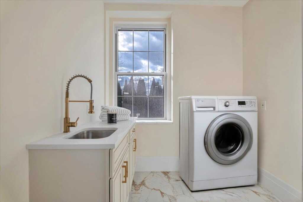 807 Weaver Street, New Rochelle, NY 10804 - Photo 16 of 36