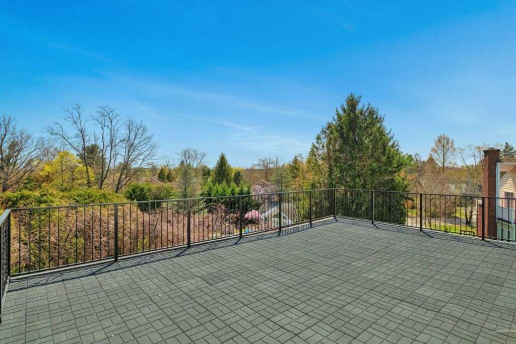 807 Weaver Street, New Rochelle, NY 10804 - Photo 31 of 36