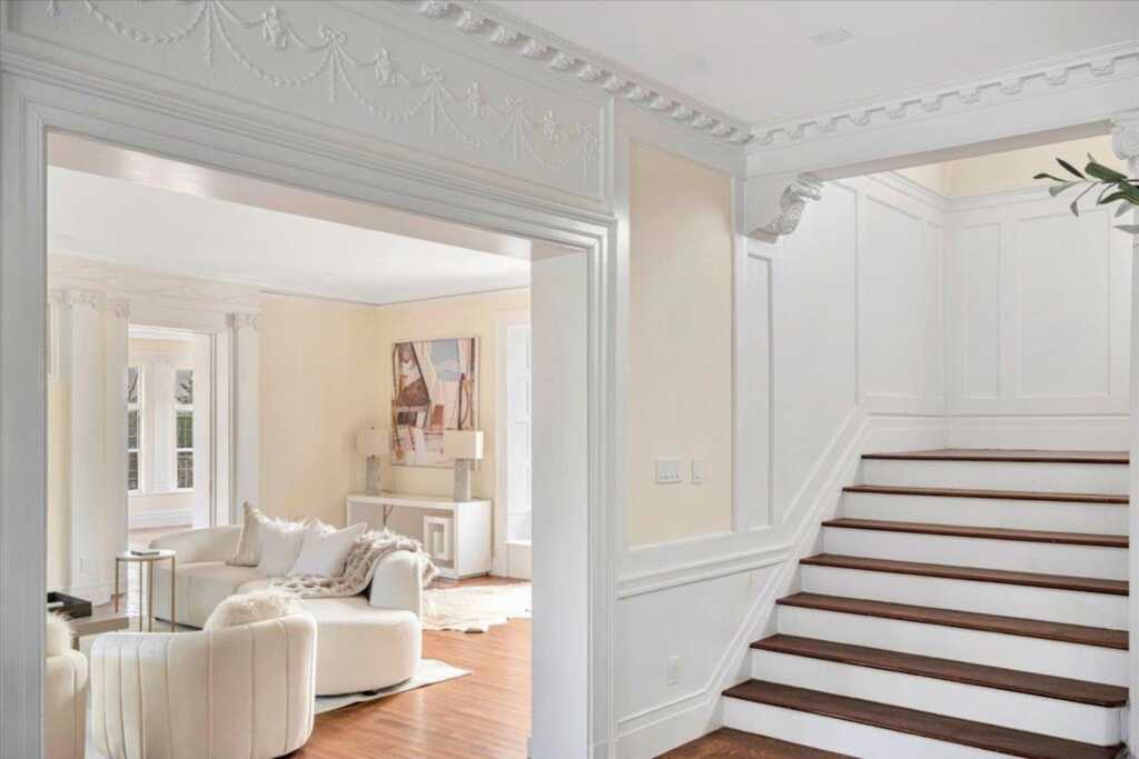 807 Weaver Street, New Rochelle, NY 10804 - Photo 5 of 36
