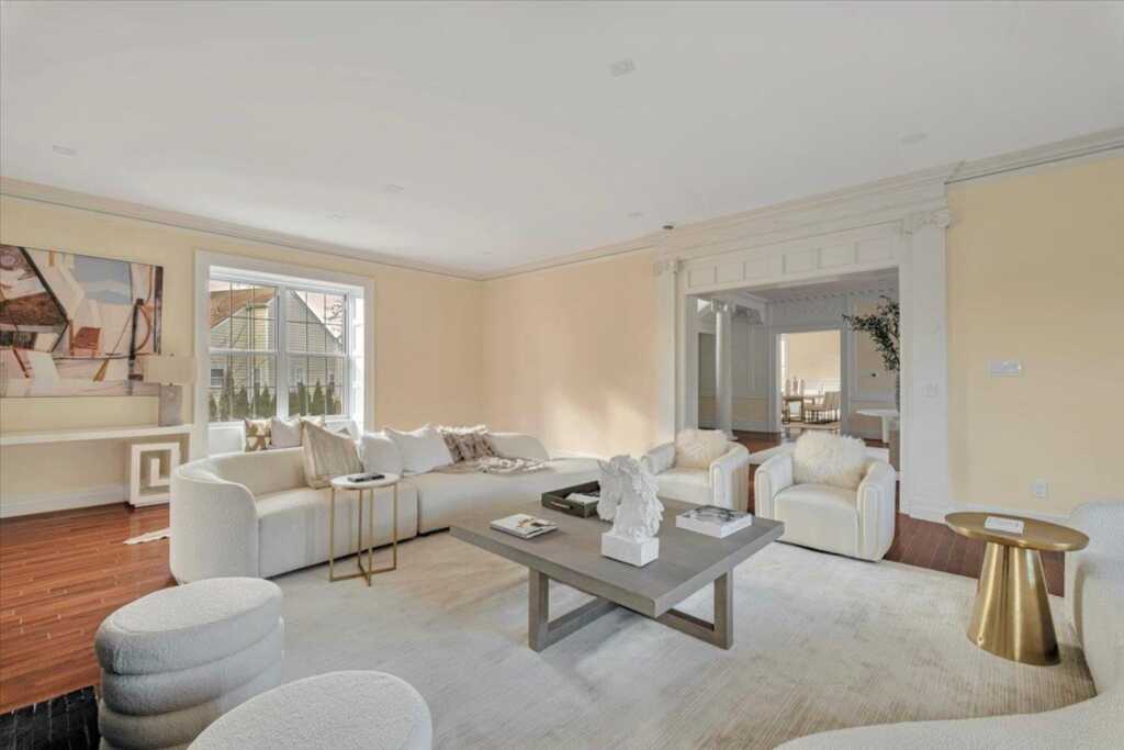 807 Weaver Street, New Rochelle, NY 10804 - Photo 7 of 36