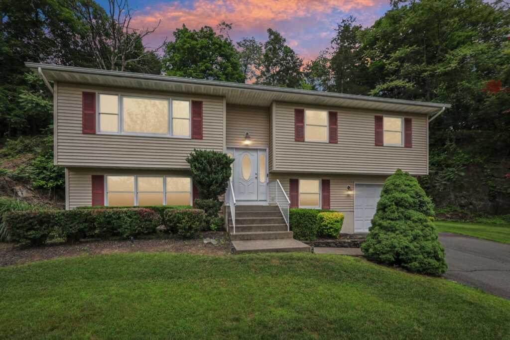 3 Hoyt Court, Stony Point, NY 10980