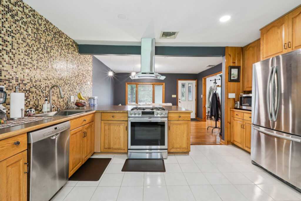 28 Nob Hill Road, New City, NY 10956 - Photo 17 of 49