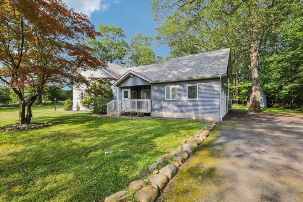 28 Nob Hill Road, New City, NY 10956 - Photo 3 of 49
