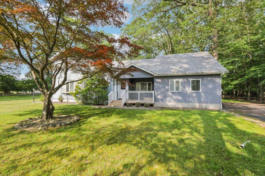 28 Nob Hill Road, New City, NY 10956 - Photo 4 of 49