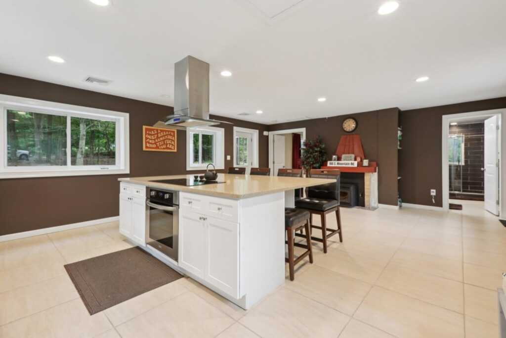 160 Mountain Road, New City, NY 10956 - Photo 16 of 44