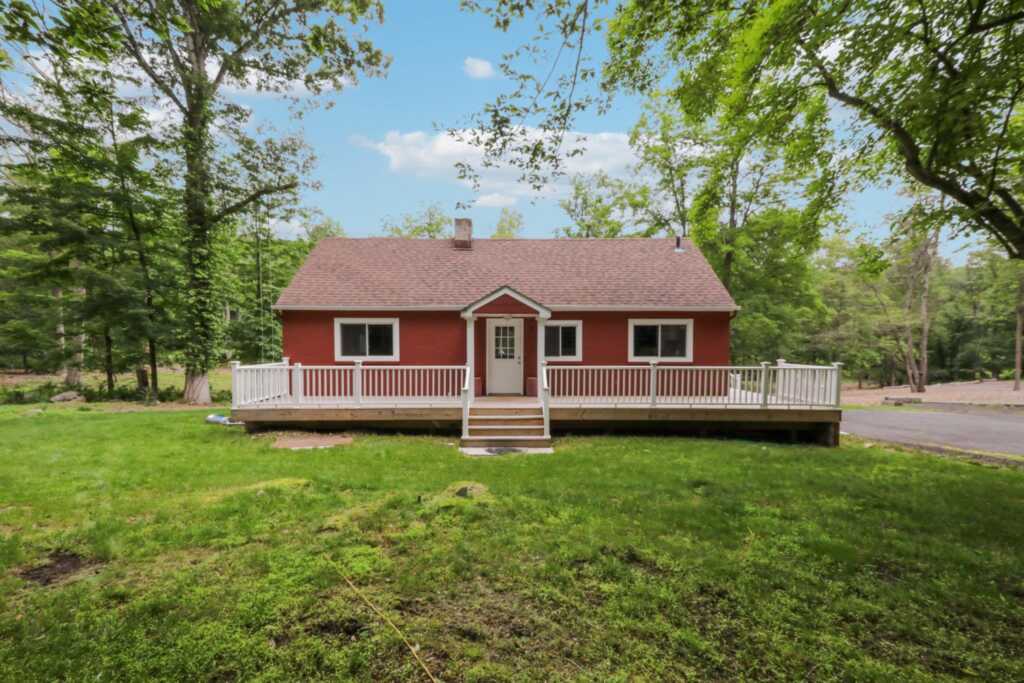 160 Mountain Road, New City, NY 10956 - Photo 2 of 44