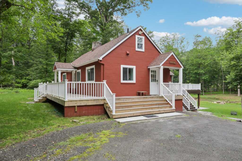 160 Mountain Road, New City, NY 10956 - Photo 3 of 44