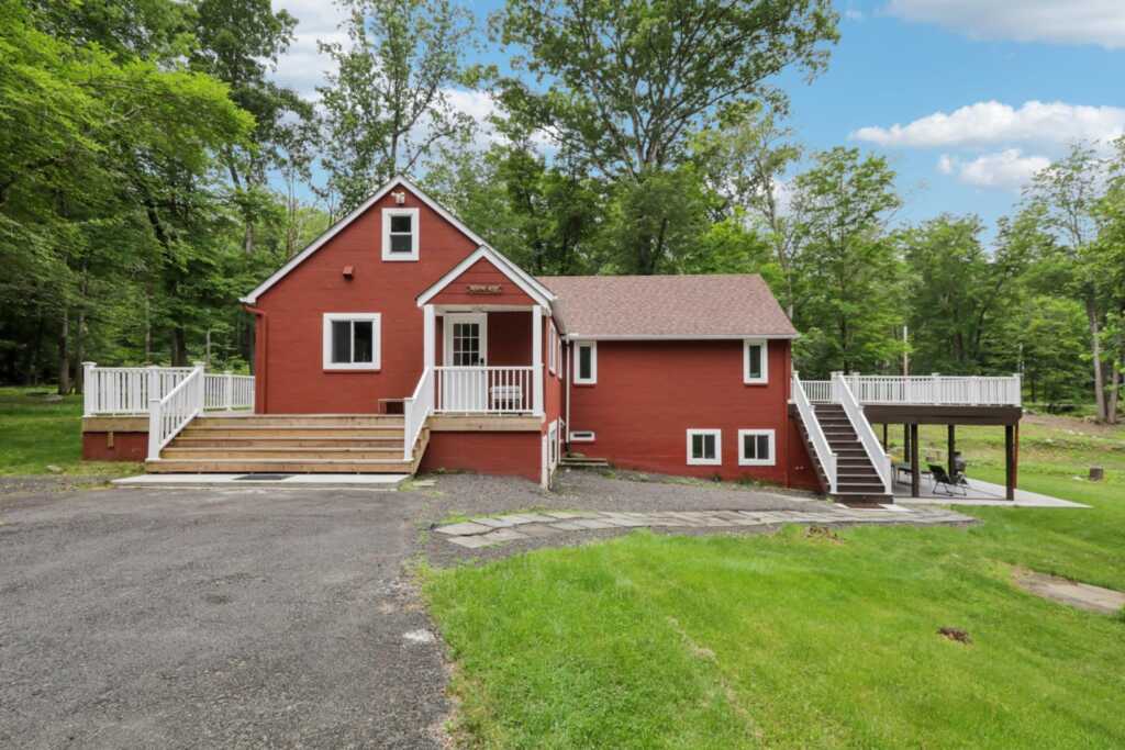 160 Mountain Road, New City, NY 10956 - Photo 4 of 44