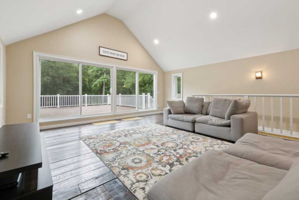 160 Mountain Road, New City, NY 10956 - Photo 8 of 44
