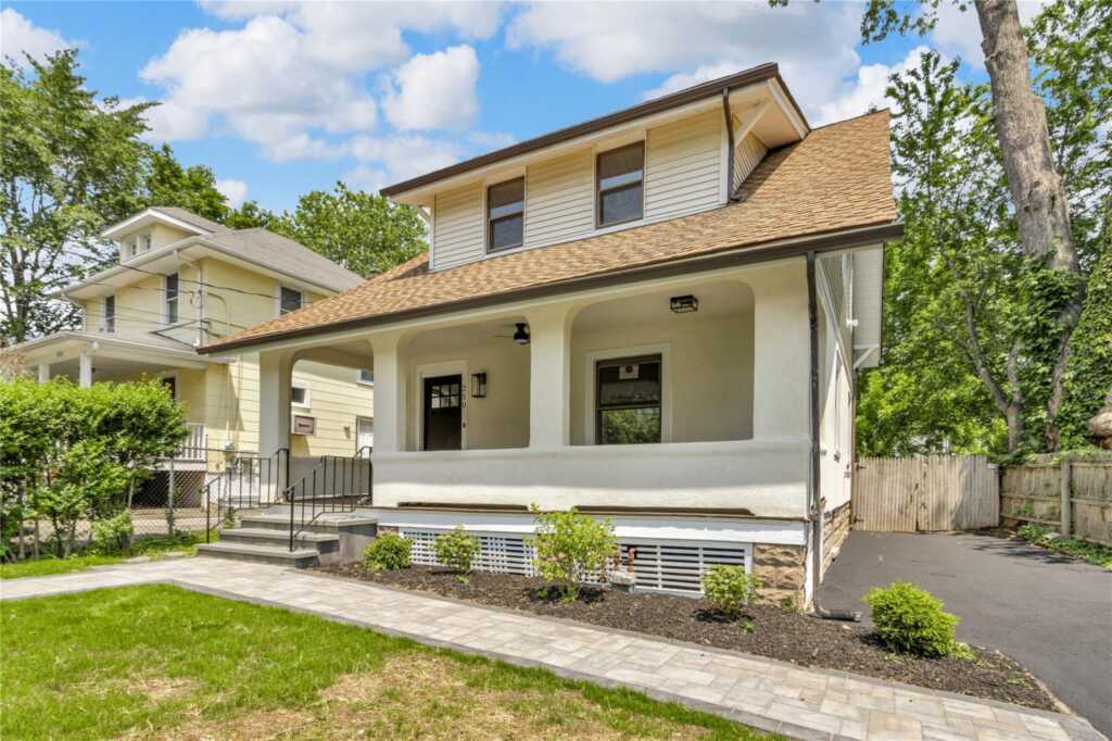 250 Cedar Hill Avenue, Nyack, NY 10960 - Photo 3 of 32