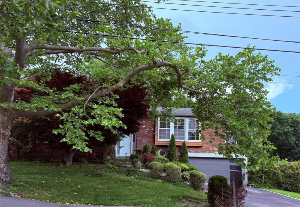 251 Broadfield Road, New Rochelle, NY 10804
