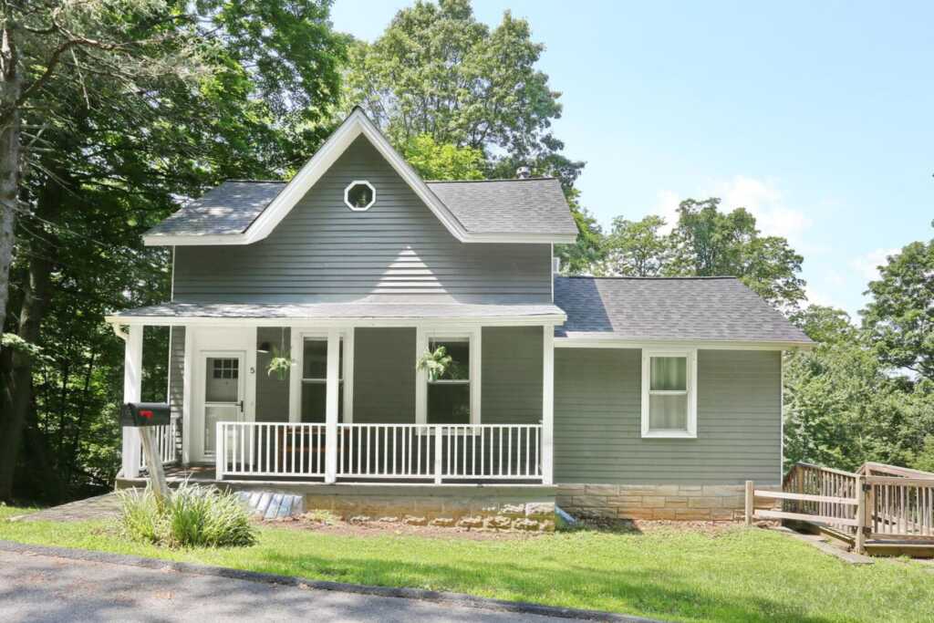 5 Collyer Avenue, Valley Cottage, NY 10989