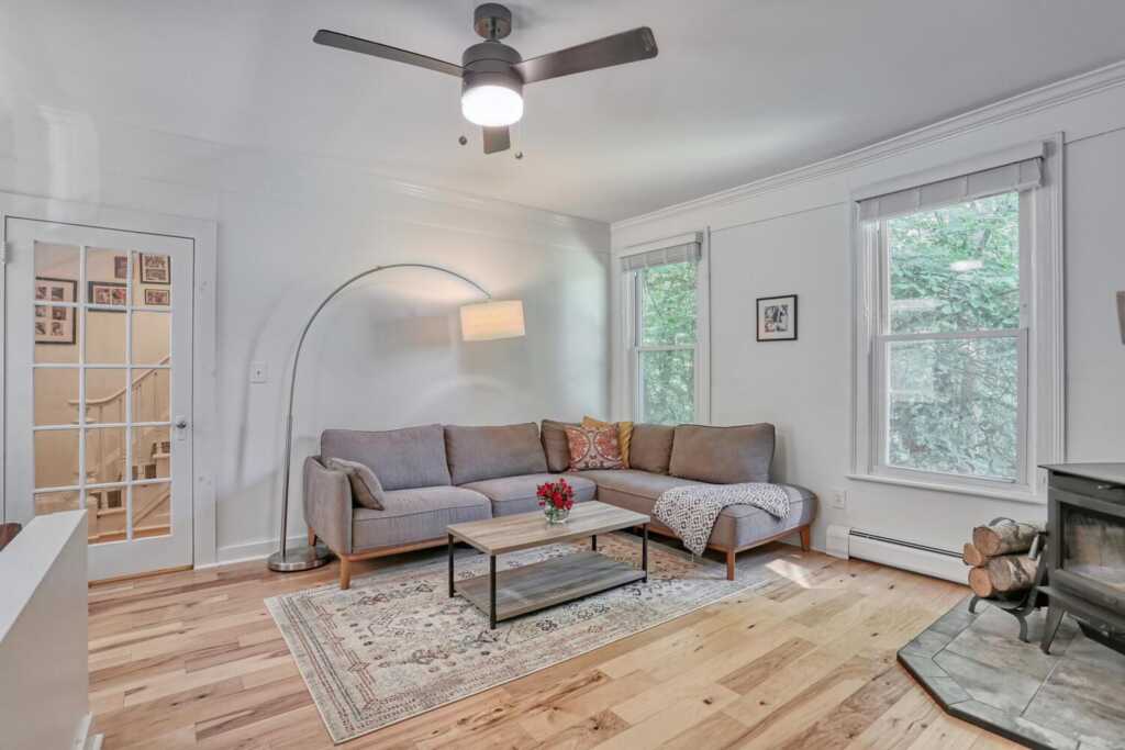 5 Collyer Avenue, Valley Cottage, NY 10989 - Photo 4 of 39