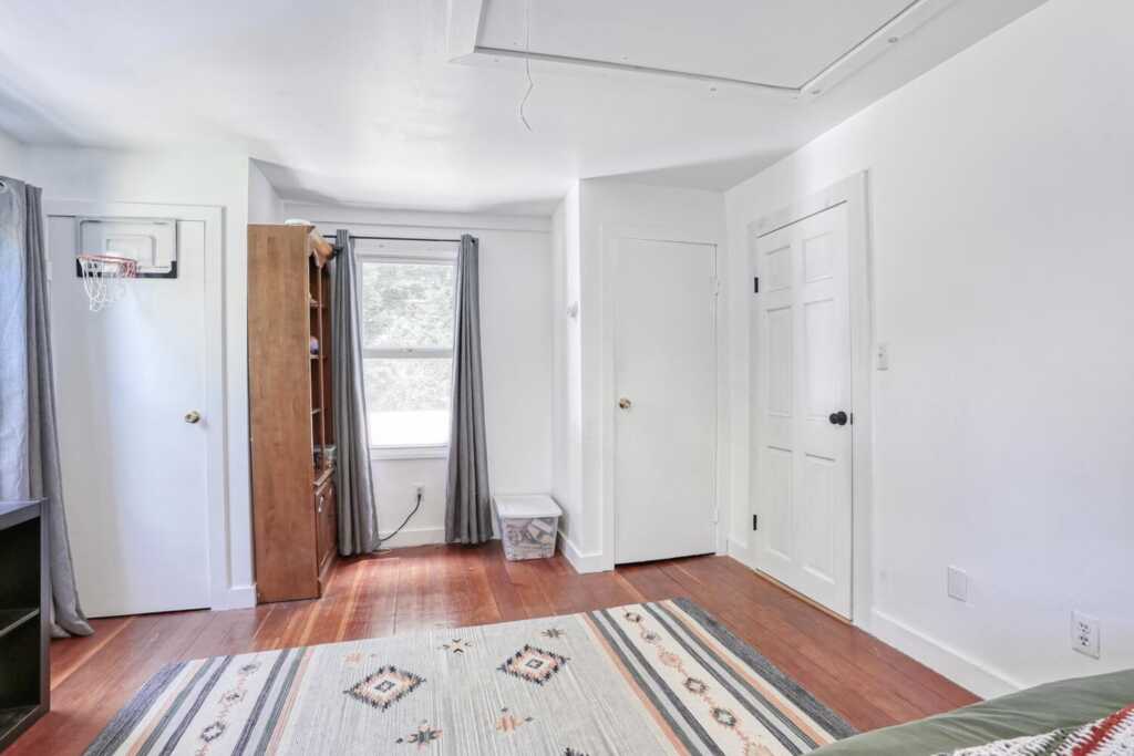 5 Collyer Avenue, Valley Cottage, NY 10989 - Photo 8 of 39
