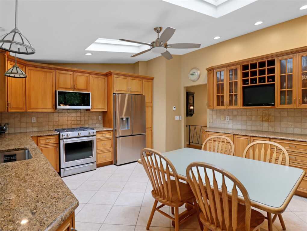 2 Hedge Row, New City, NY 10956 - Photo 17 of 46