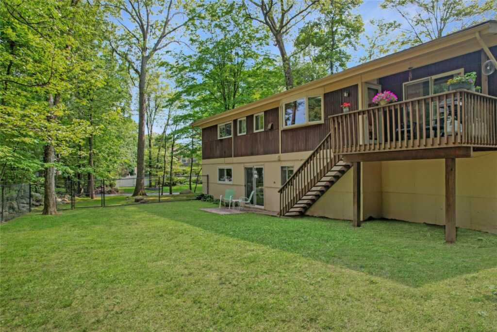 2 Hedge Row, New City, NY 10956 - Photo 43 of 46
