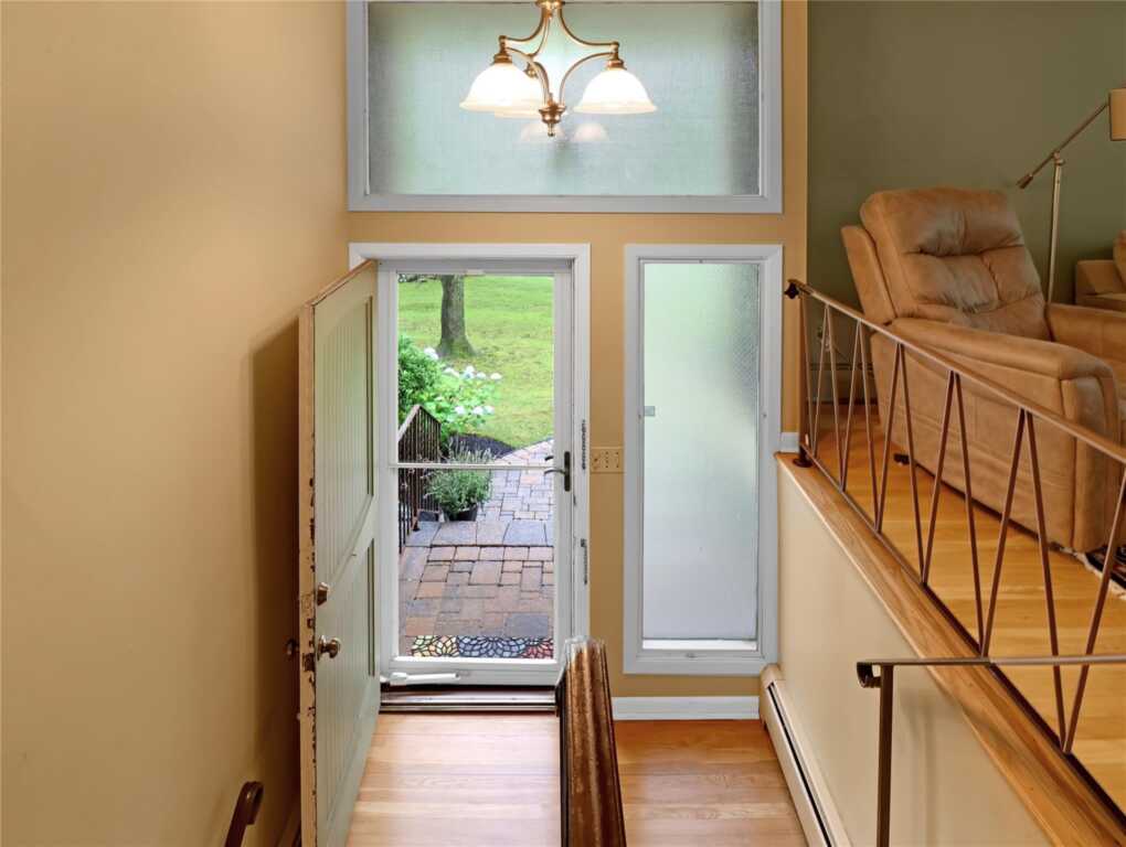 2 Hedge Row, New City, NY 10956 - Photo 5 of 46