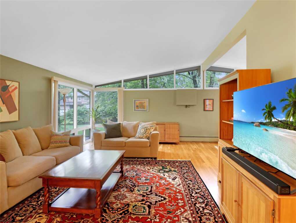 2 Hedge Row, New City, NY 10956 - Photo 6 of 46