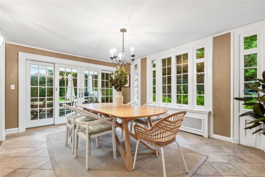 121 Overlook Circle, New Rochelle, NY 10804 - Photo 11 of 35