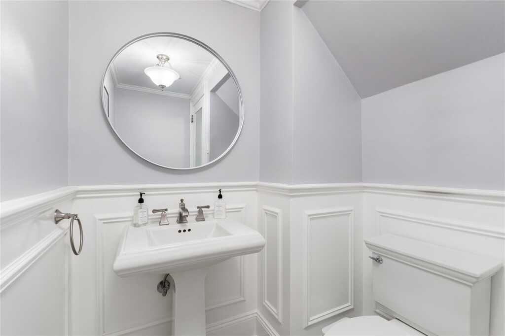 121 Overlook Circle, New Rochelle, NY 10804 - Photo 14 of 35