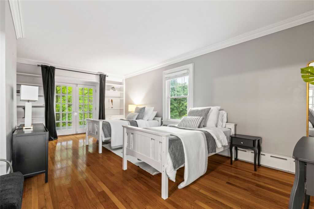 121 Overlook Circle, New Rochelle, NY 10804 - Photo 17 of 35