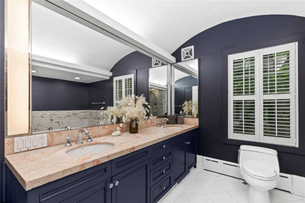 121 Overlook Circle, New Rochelle, NY 10804 - Photo 18 of 35