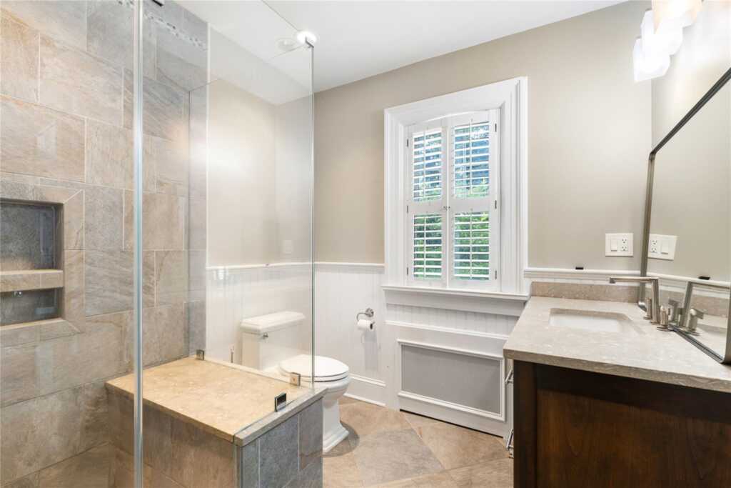 121 Overlook Circle, New Rochelle, NY 10804 - Photo 21 of 35
