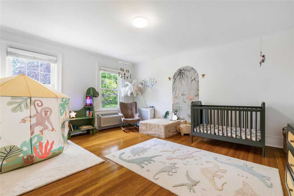 121 Overlook Circle, New Rochelle, NY 10804 - Photo 23 of 35