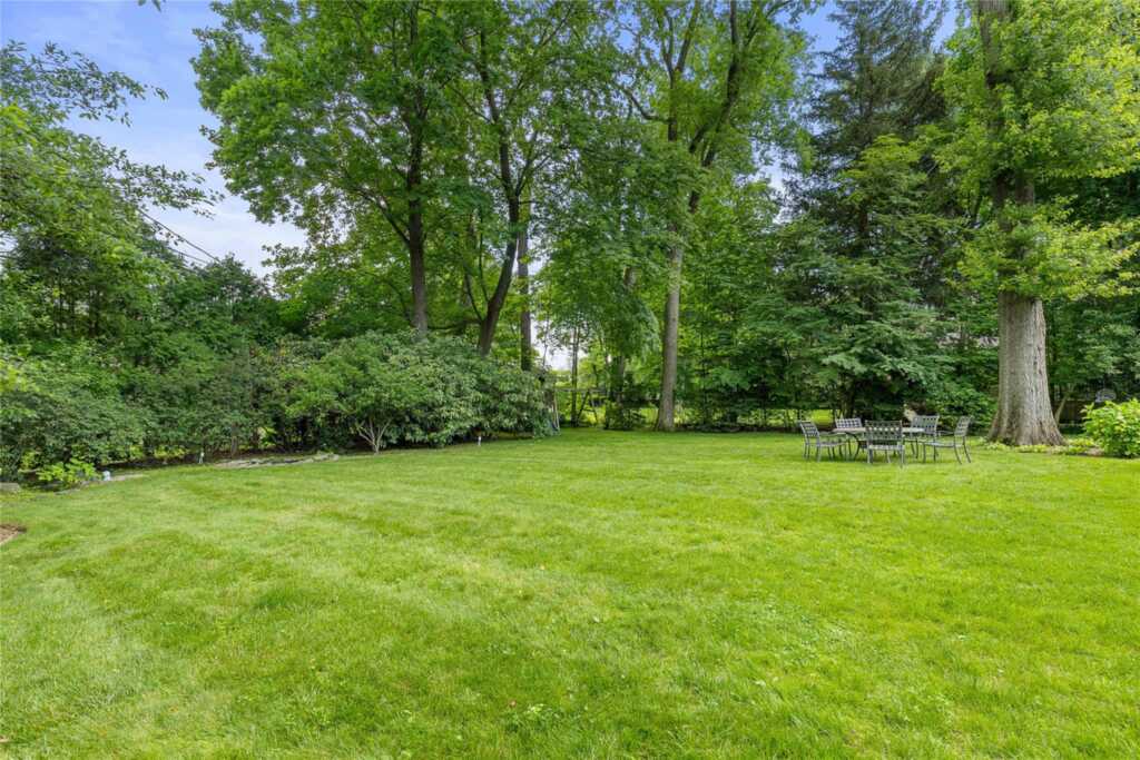 121 Overlook Circle, New Rochelle, NY 10804 - Photo 29 of 35