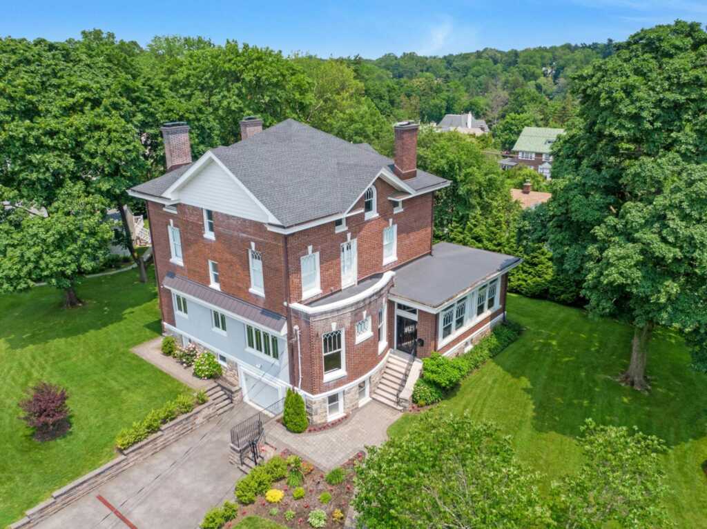 15 Calton Lane, New Rochelle, NY 10804