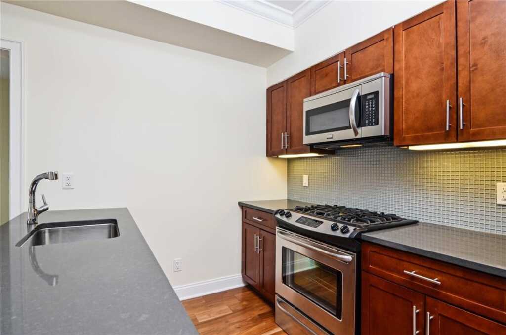 30 Elm Place, Unit #4B, Rye, NY 10580 - Photo 4 of 13