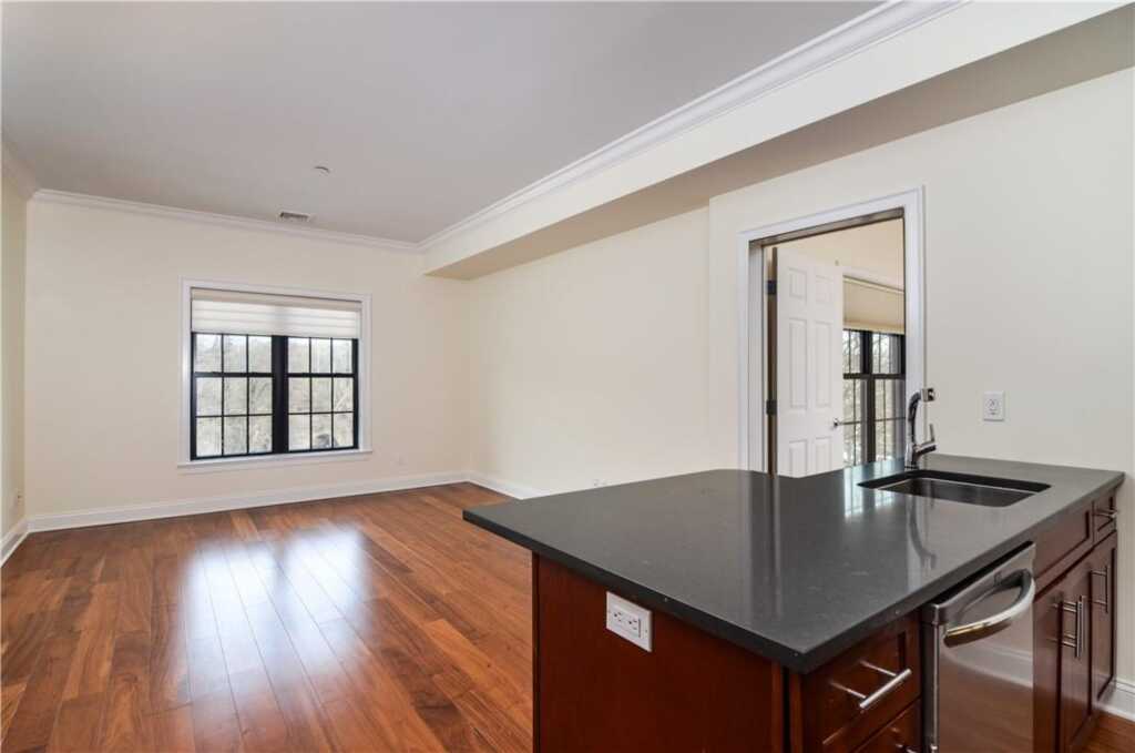 30 Elm Place, Unit #4B, Rye, NY 10580 - Photo 6 of 13