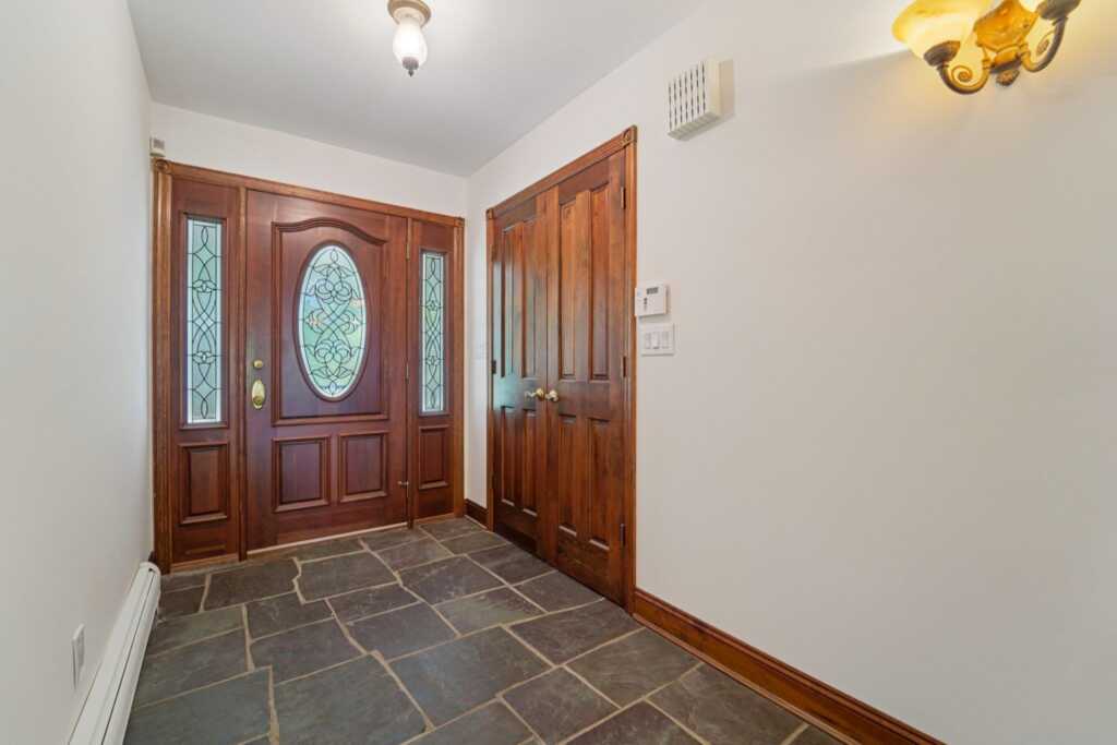 159 Martin Place, Pearl River, NY 10965 - Photo 4 of 50