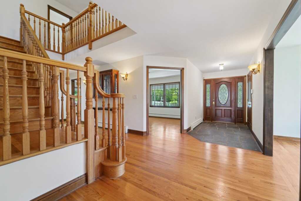 159 Martin Place, Pearl River, NY 10965 - Photo 5 of 50