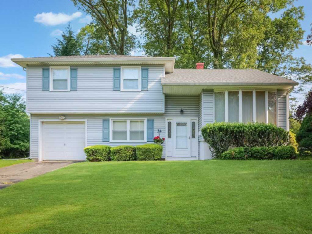 34 Crambrook Road, New City, NY 10956