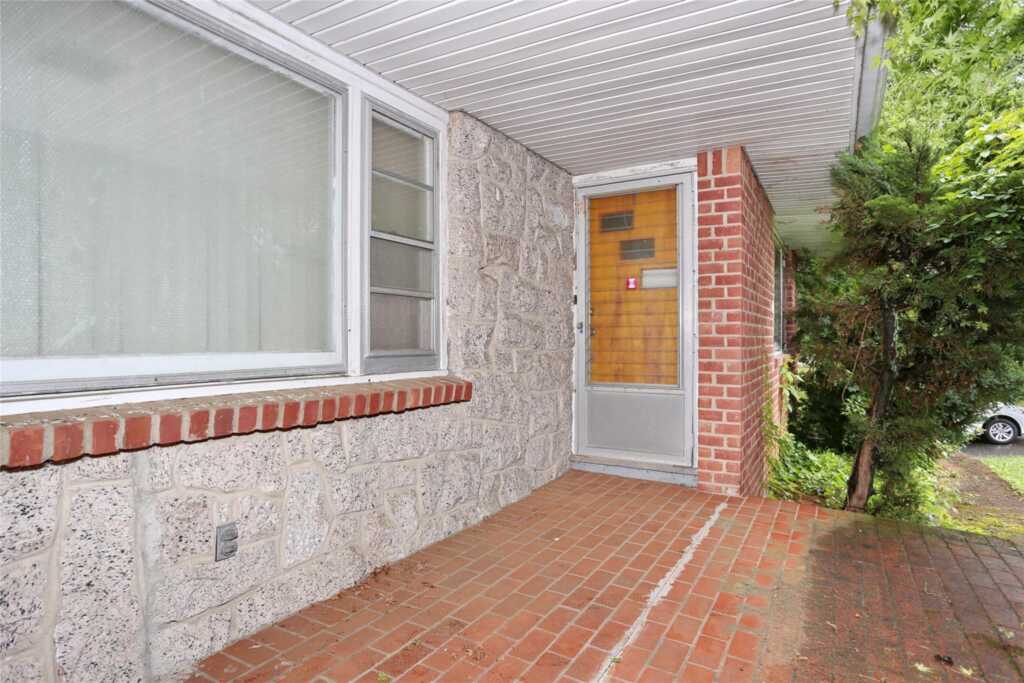 61 Buena Vista Road, New City, NY 10956 - Photo 2 of 22
