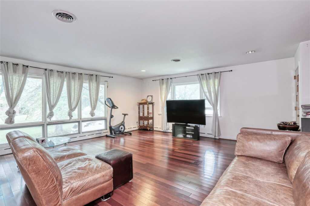 61 Buena Vista Road, New City, NY 10956 - Photo 3 of 22