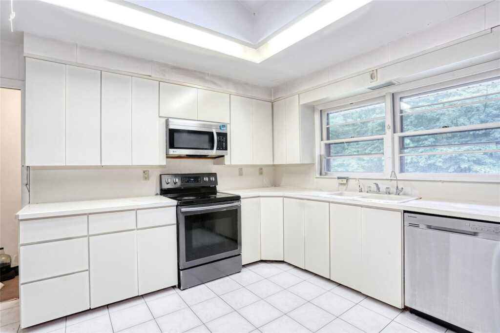 61 Buena Vista Road, New City, NY 10956 - Photo 7 of 22
