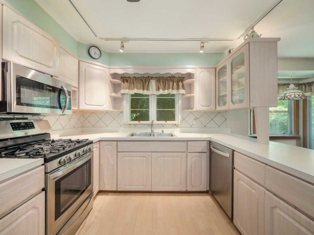 19 Orchard Street, Nanuet, NY 10954 - Photo 4 of 27