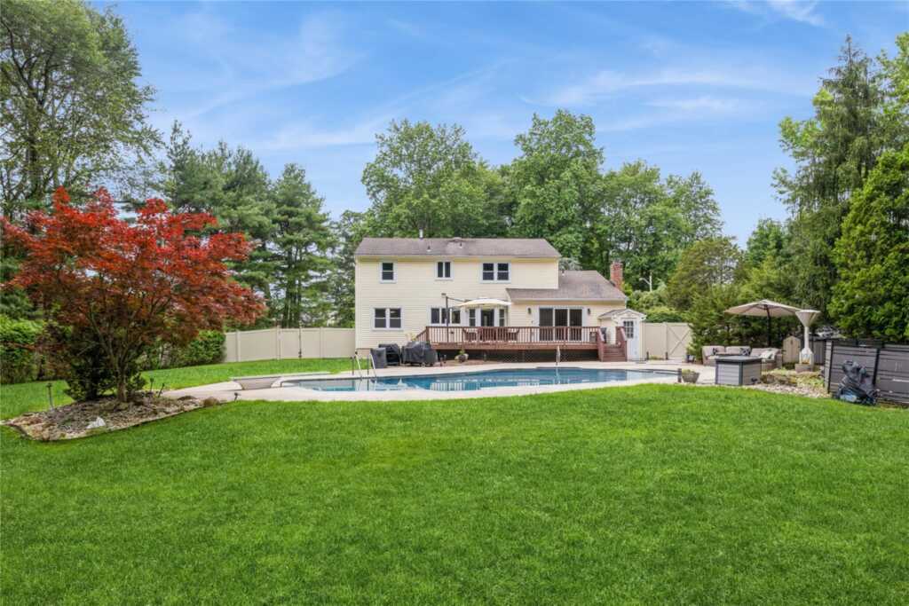 19 Christie Drive, New City, NY 10956 - Photo 10 of 44
