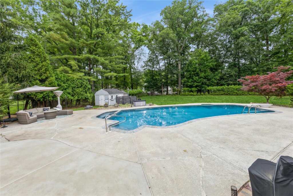 19 Christie Drive, New City, NY 10956 - Photo 7 of 44
