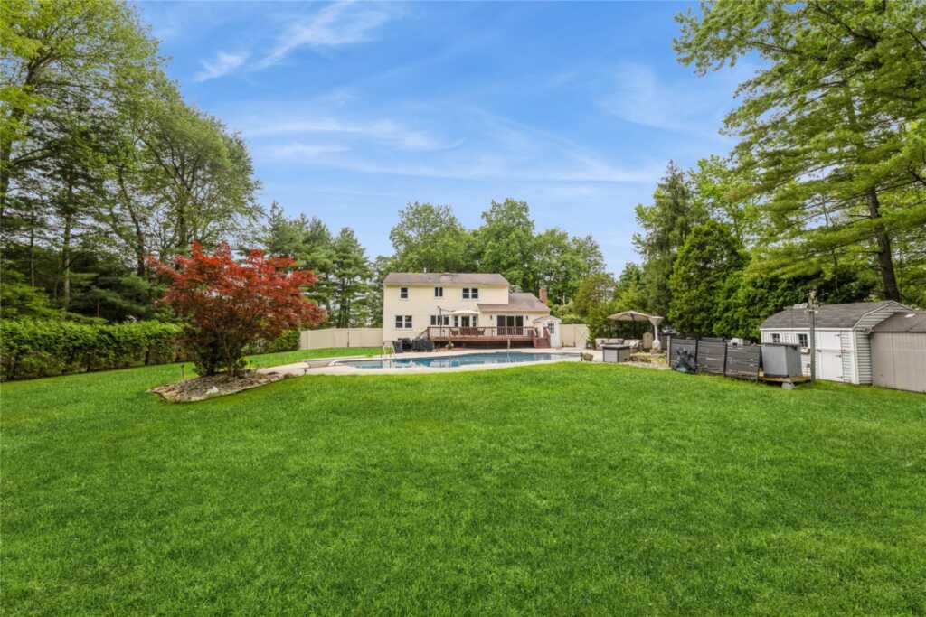 19 Christie Drive, New City, NY 10956 - Photo 9 of 44