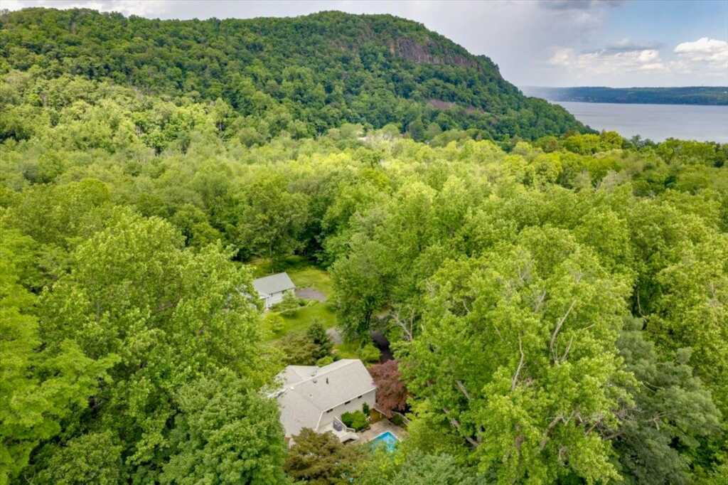 205 Radcliff Drive, Nyack, NY 10960